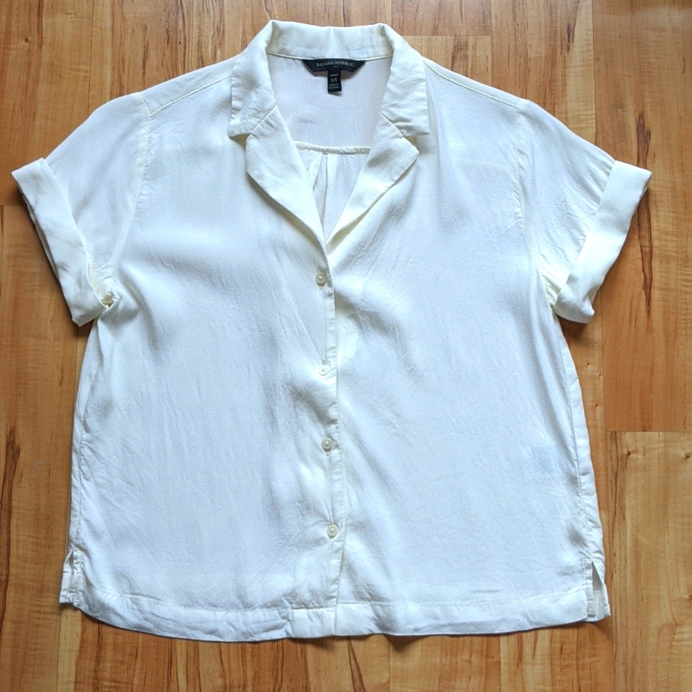 Banana Republic Beige Short Sleeve Button Crop Shirt Size XS petite